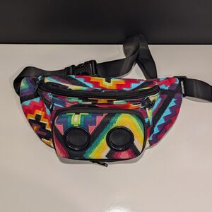 JammyPack Mobile Speaker Fanny Pack Travel Bag Retro 90's Geometric Pattern